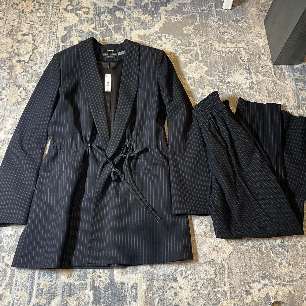 Alice + Olivia KYLIE BLAZER + TOKYO JOGGER Size S